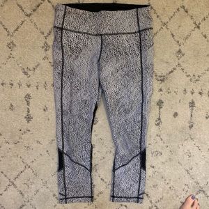 Lululemon black and white cropped leggings size 8